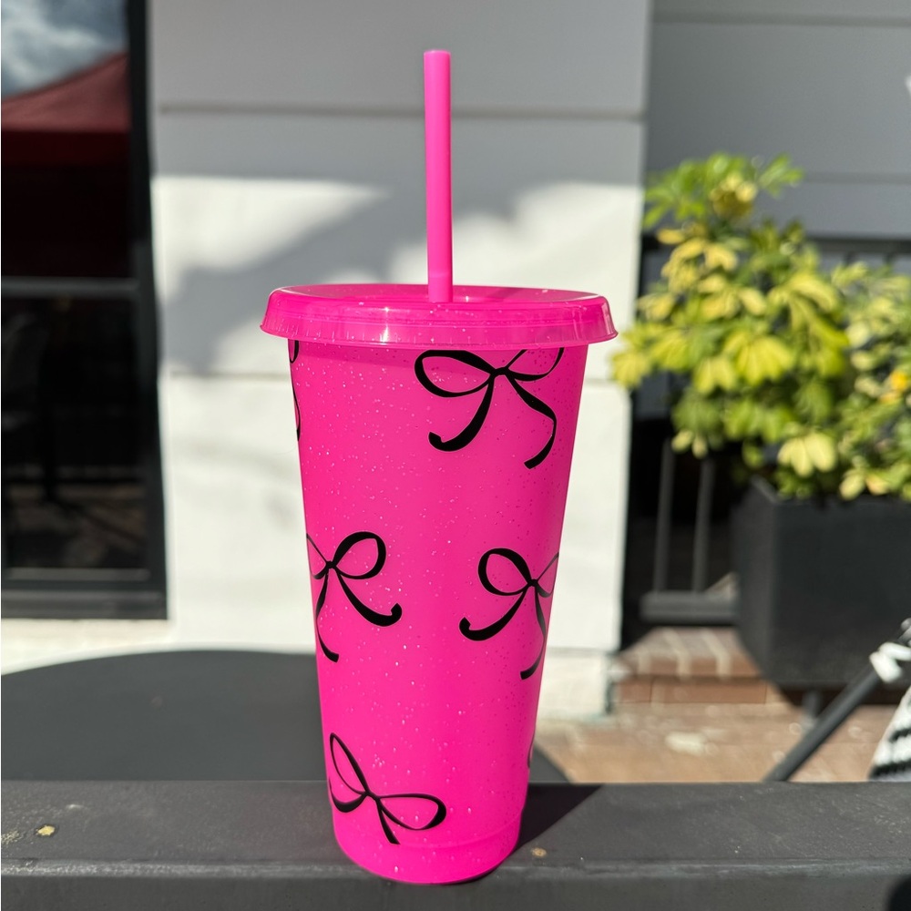 NEW CUSTOM PINK 24 OUNCE CUP WITH BOWS